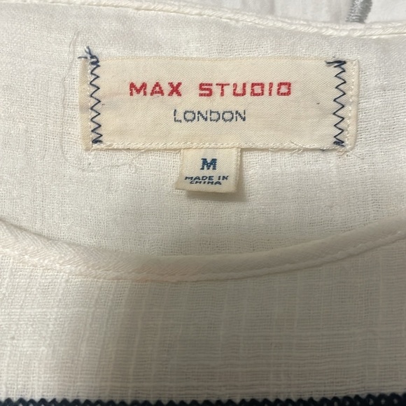 White cotton gauzy knee length dress with lace and embroidery. Flutter sleeve - Picture 7 of 12